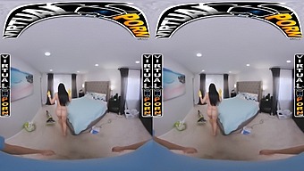 Virtual Reality Experience With A Curvy Latina Maid Who Loves Big Cocks
