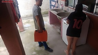 Brazilian Housewife Indulges In A Fetish Encounter With The Washing Machine Repairman